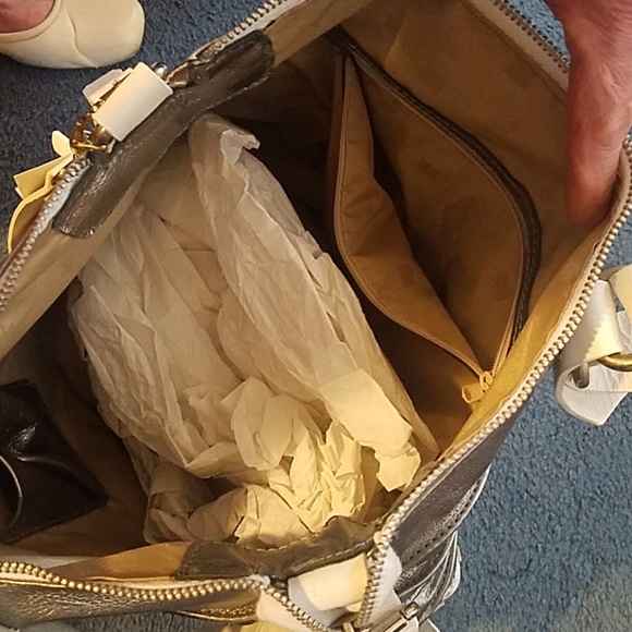 Purse - Picture 2 of 4